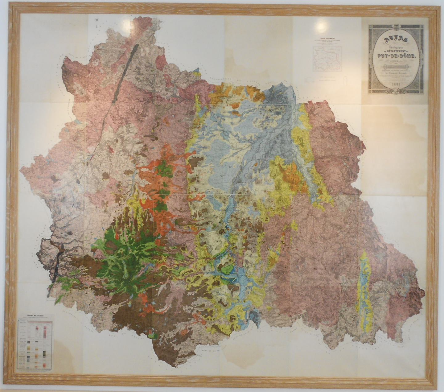 Première carte géologique du département par Henry Lecoq (3 m x 3,50 m).